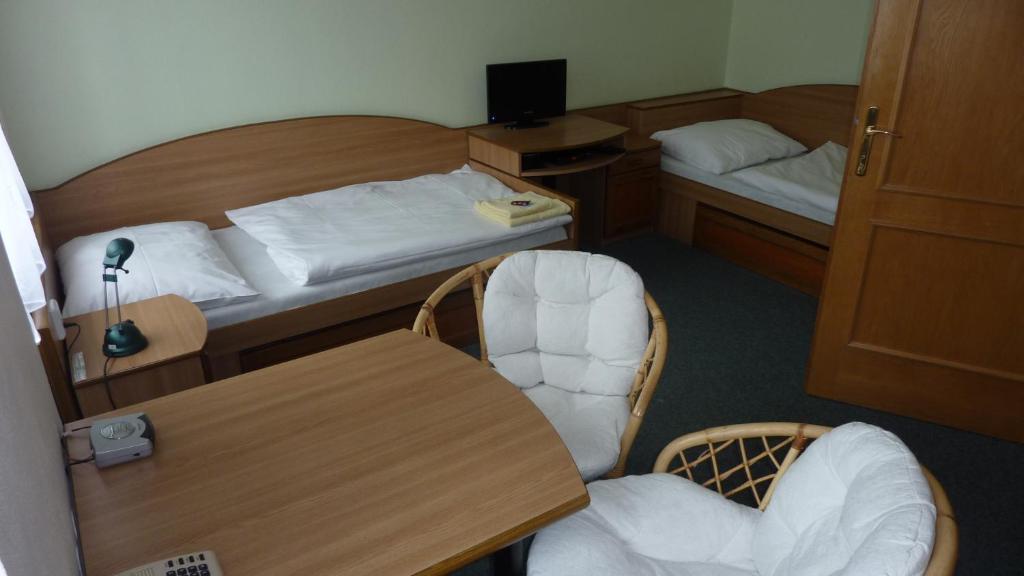 Hotel Tht Polička Екстериор снимка
