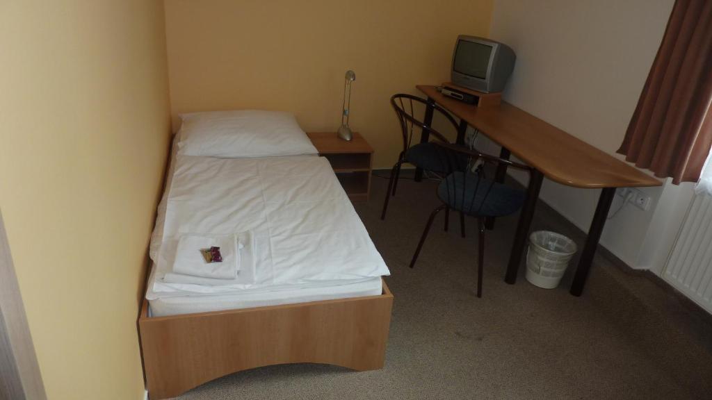 Hotel Tht Polička Екстериор снимка