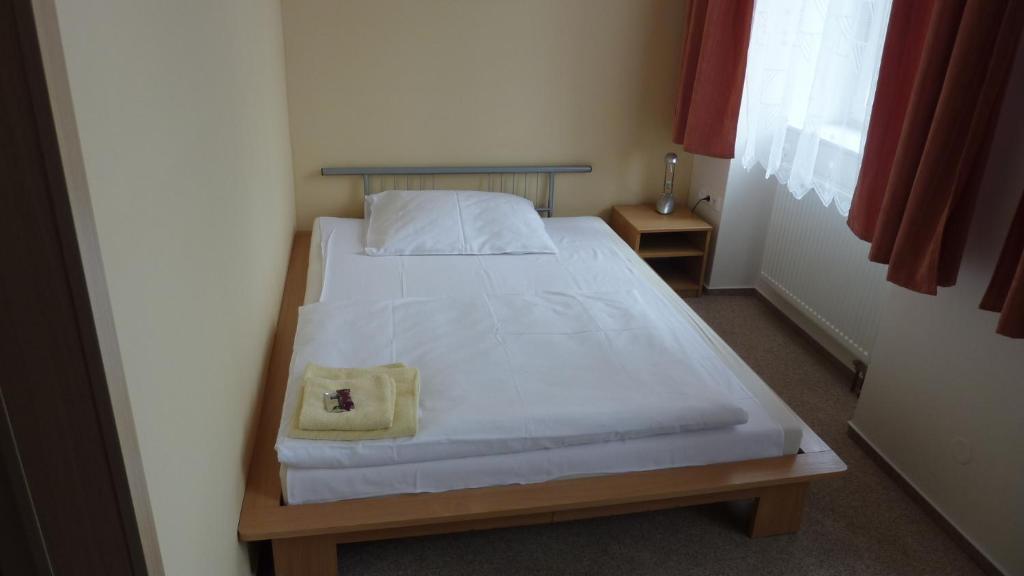 Hotel Tht Polička Стая снимка